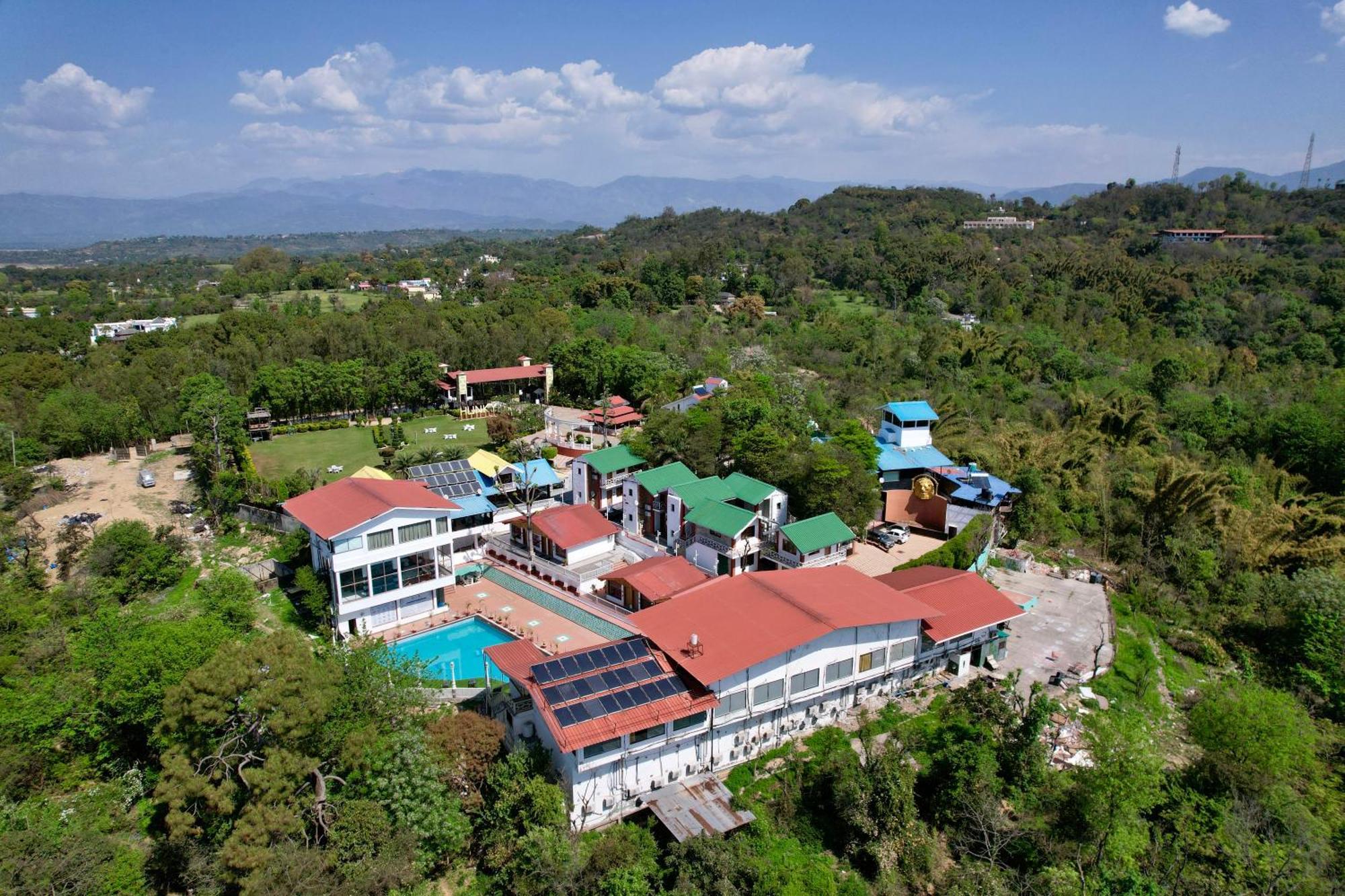 Hunky Dory Resort And Spa Dhar Khurd Esterno foto