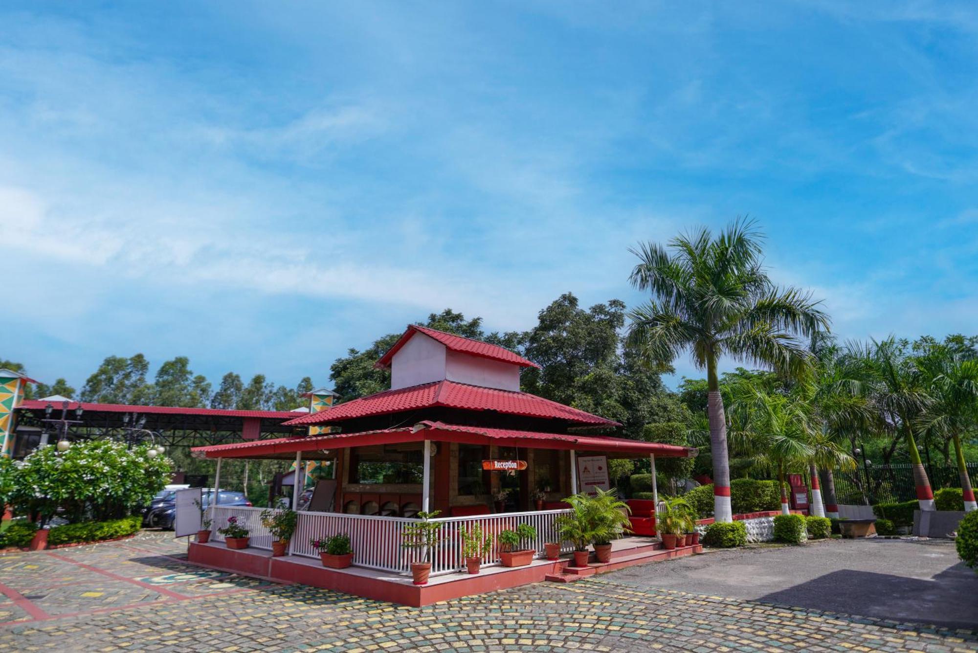 Hunky Dory Resort And Spa Dhar Khurd Esterno foto
